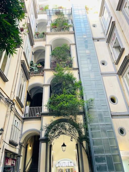 Re Gallo Luxury Apartment Plebiscito In Via Chiaia 나폴리 외부 사진