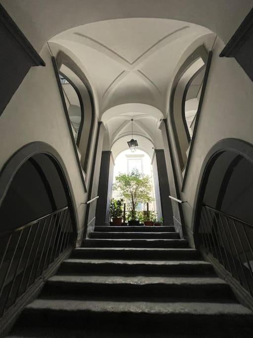 Re Gallo Luxury Apartment Plebiscito In Via Chiaia 나폴리 외부 사진
