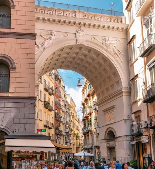 Re Gallo Luxury Apartment Plebiscito In Via Chiaia 나폴리 외부 사진