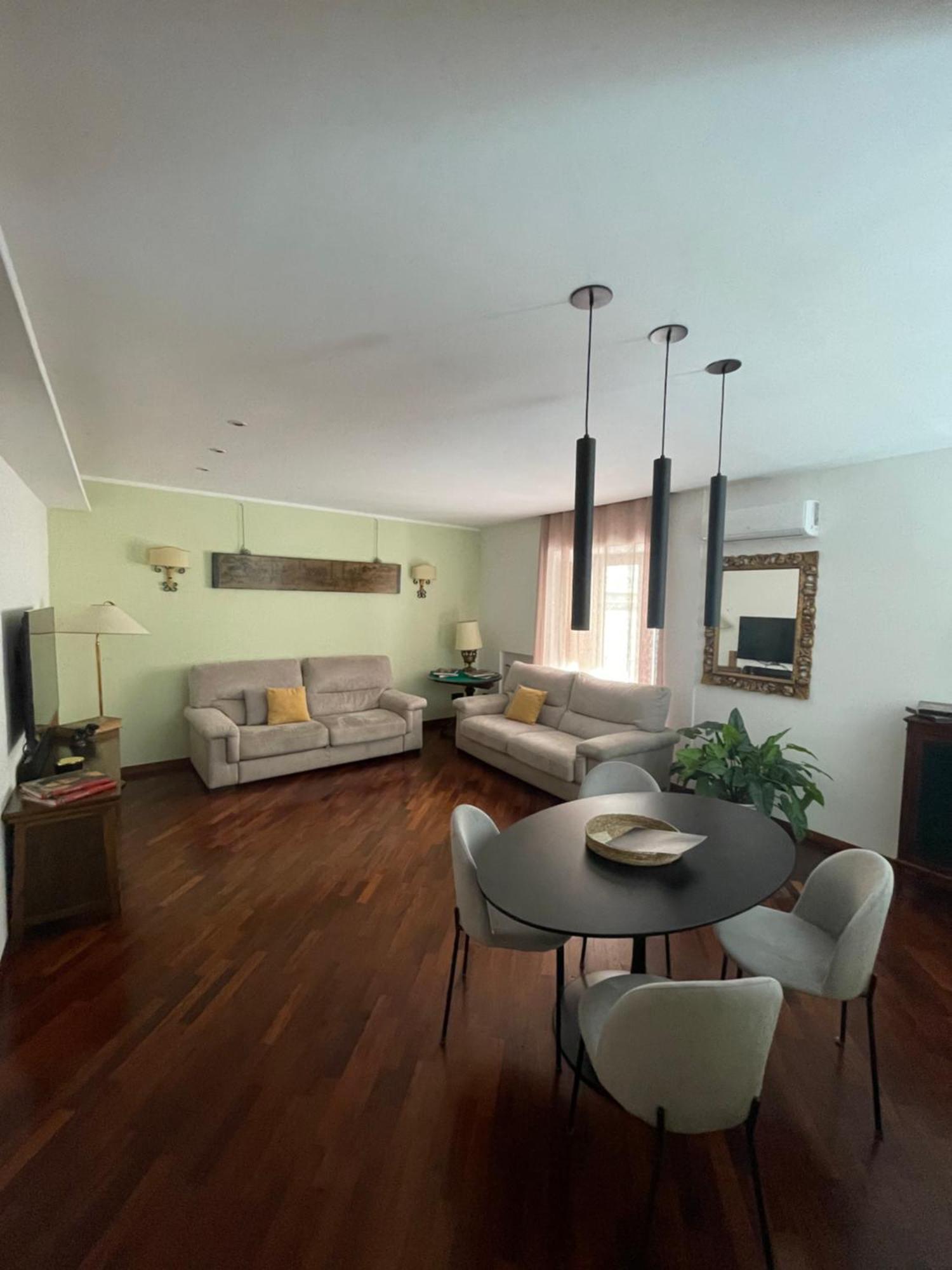 Re Gallo Luxury Apartment Plebiscito In Via Chiaia 나폴리 외부 사진